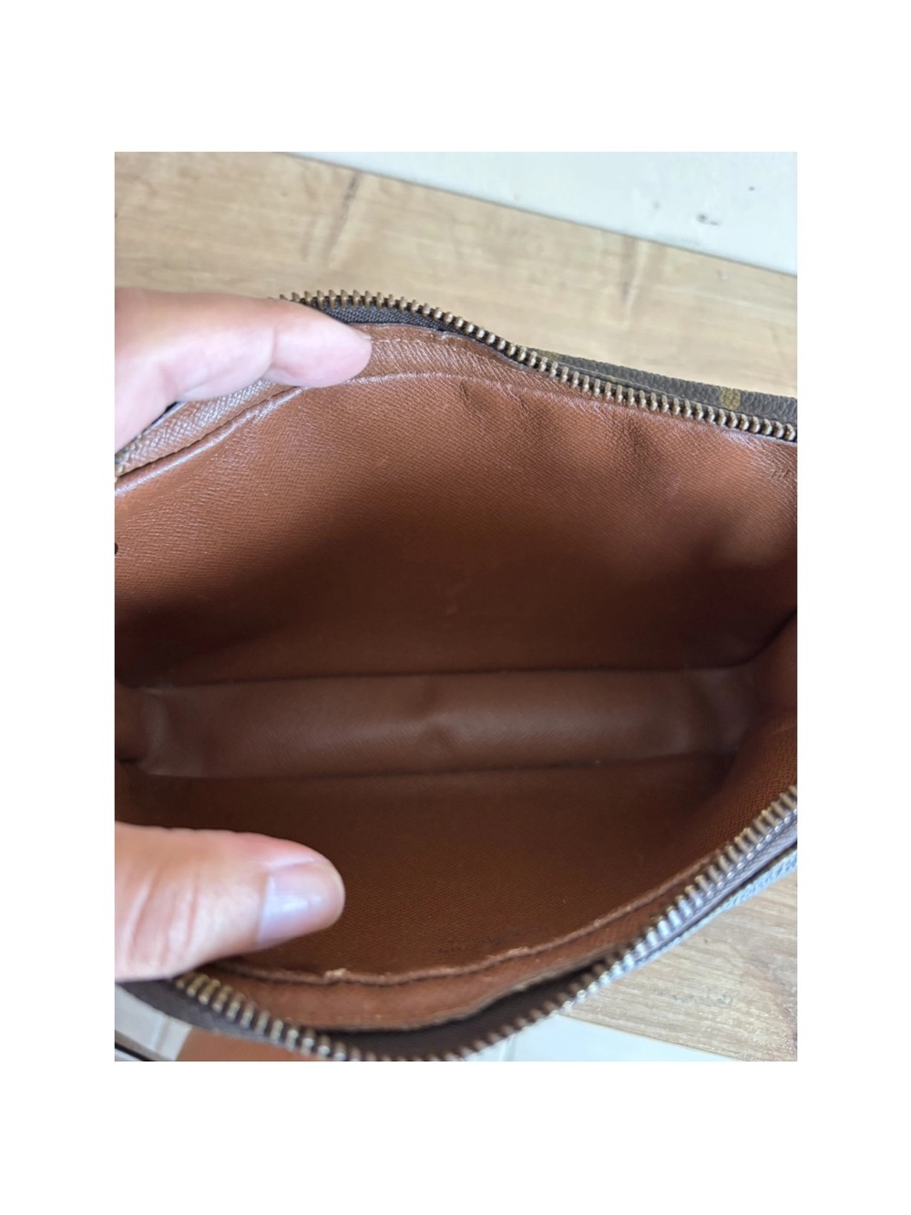 Authentic Louis Vuitton monogram crossbody bag - Picture 6 of 8